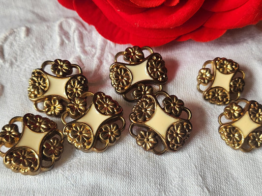 Lot 7 boutons vintage kitch creme acylique pied 2,1 cm et 1,7 cm ref 1919