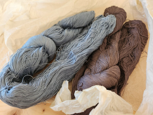Lot 2 énormes écheveau de fil ancien gris bleu  168 grammes mercerie couture B8