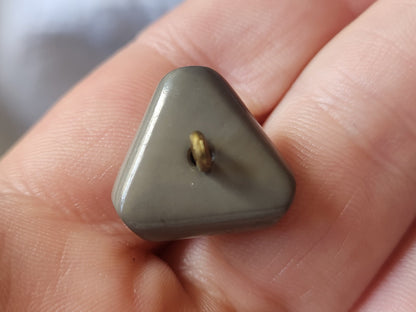 Bouton vintage triangle volume gris pied metal 1,8 cm G17N