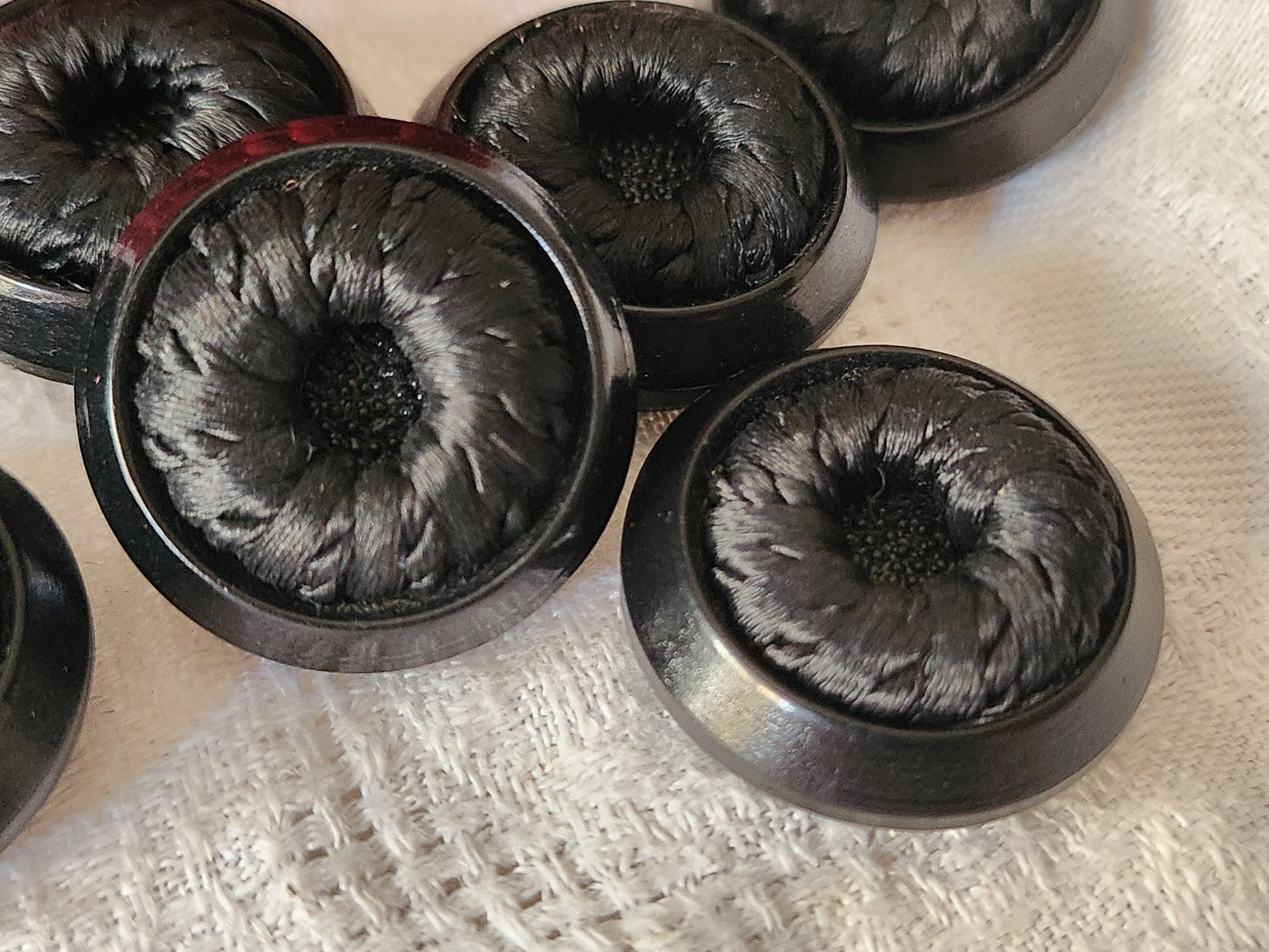 Lot 6 gros boutons anciens passementerie noir pied perlé  2,7 cm ref 2918