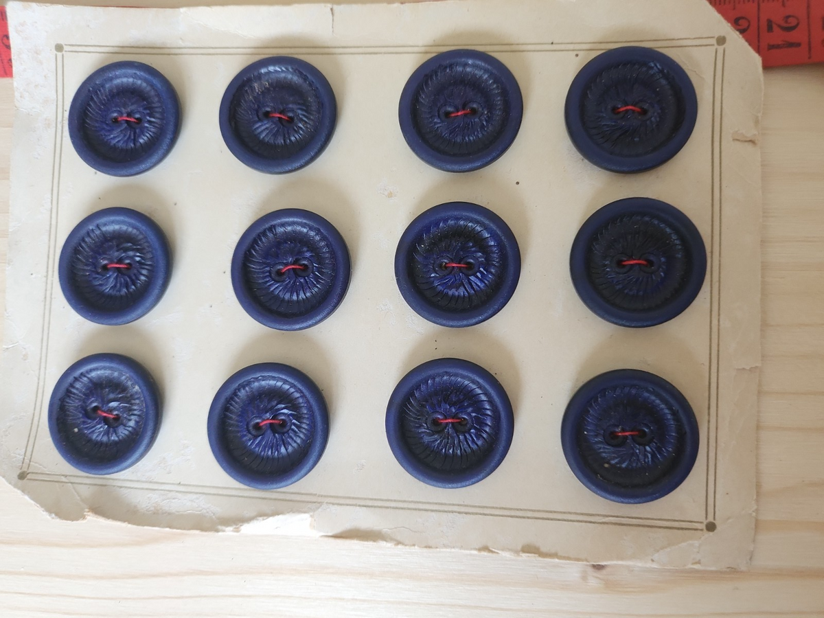 Lot 10 plaques de boutons vintage anciens complétes n°3