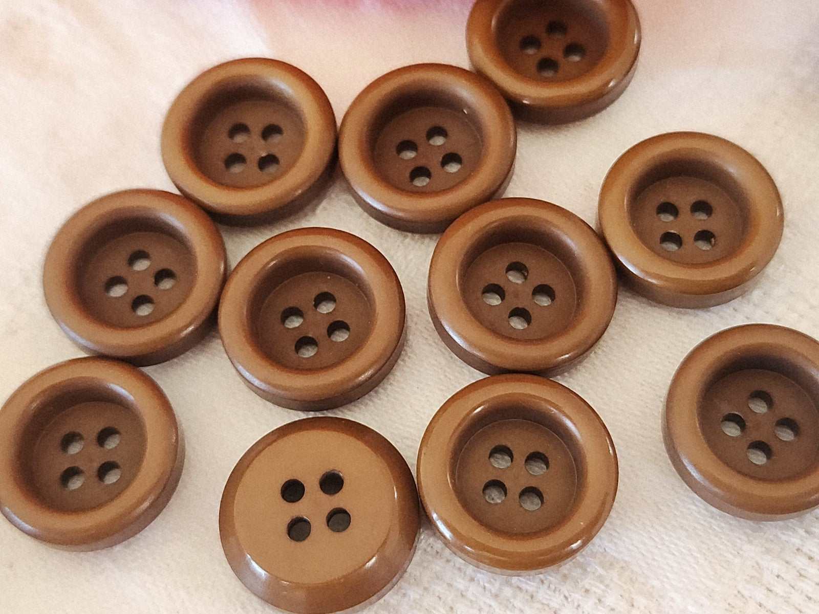 Lot 10 boutons vintage marron haut 4 trous 1,7 cm ref 3869