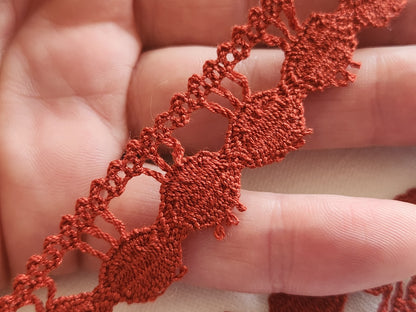 Dentelle vintage large marron 3 mètres sur 2,1 cm A5