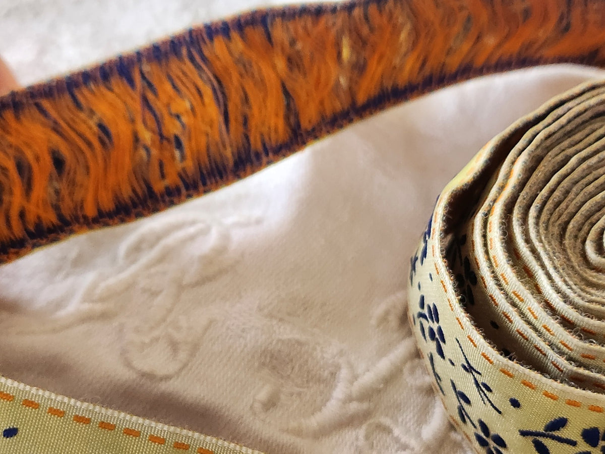 Galon vintage tissé ancien jaune bleu fleur  2 métres  sur 2,6 cm A5