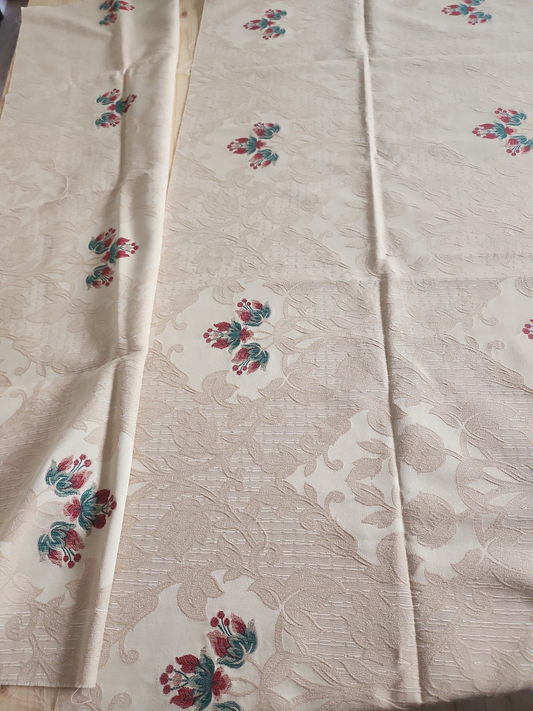 Deux coupons anciens tissu ecru damassé 1 m 90 sur 59 cm et 1  m 25 sur 44cm B4