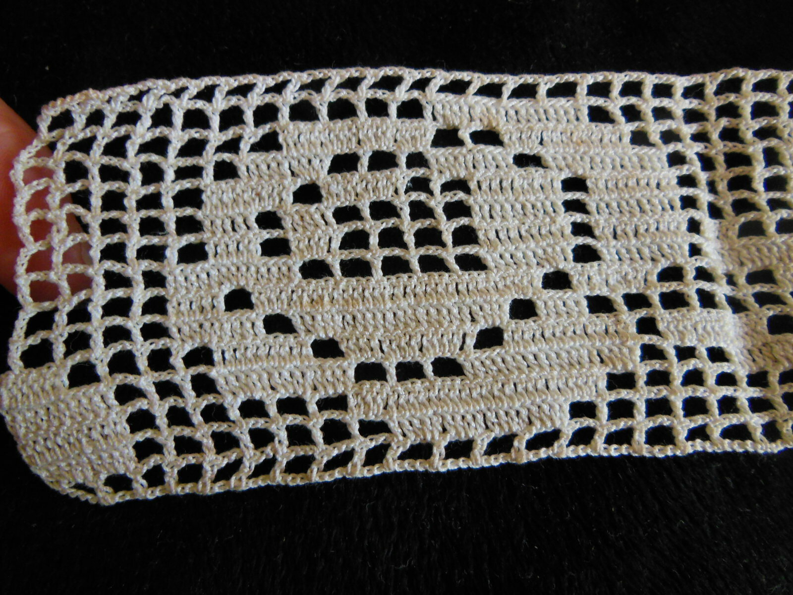 Dentelle ancienne grande application crochet fleur 22 cm sur 6,5 cm T1-27