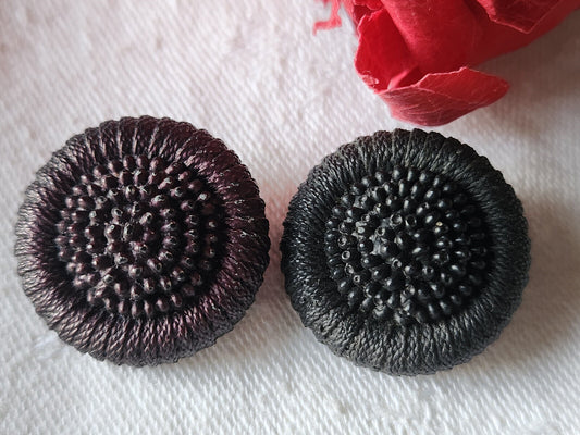 Duo boutons vintage en resinepicot 2,3 cm pied metalcm D11P