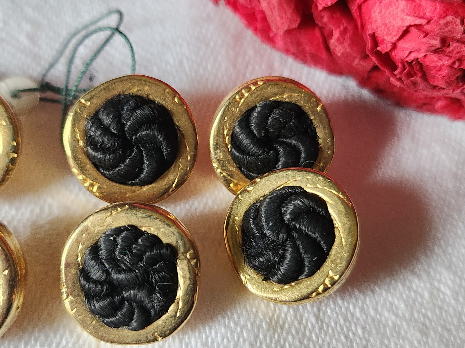 Lot 6 boutons vintage métal et passementerie  noir pied 1,4 cm ref 1776
