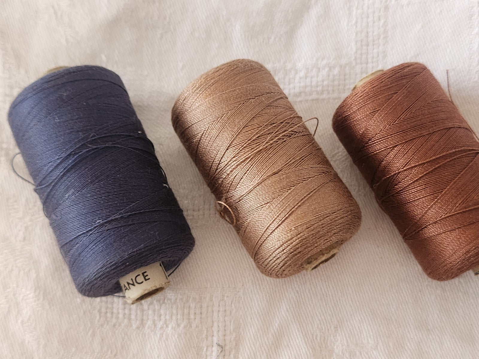 Lot 3 grosses bobines ancienne fil  20 grammes environ soit 60 gramme