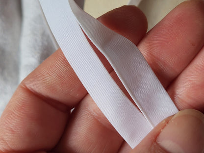 Ruban fin ancien blanc effet doublé 10 mètres sur 1 cm mercerie vintage B5 N°12