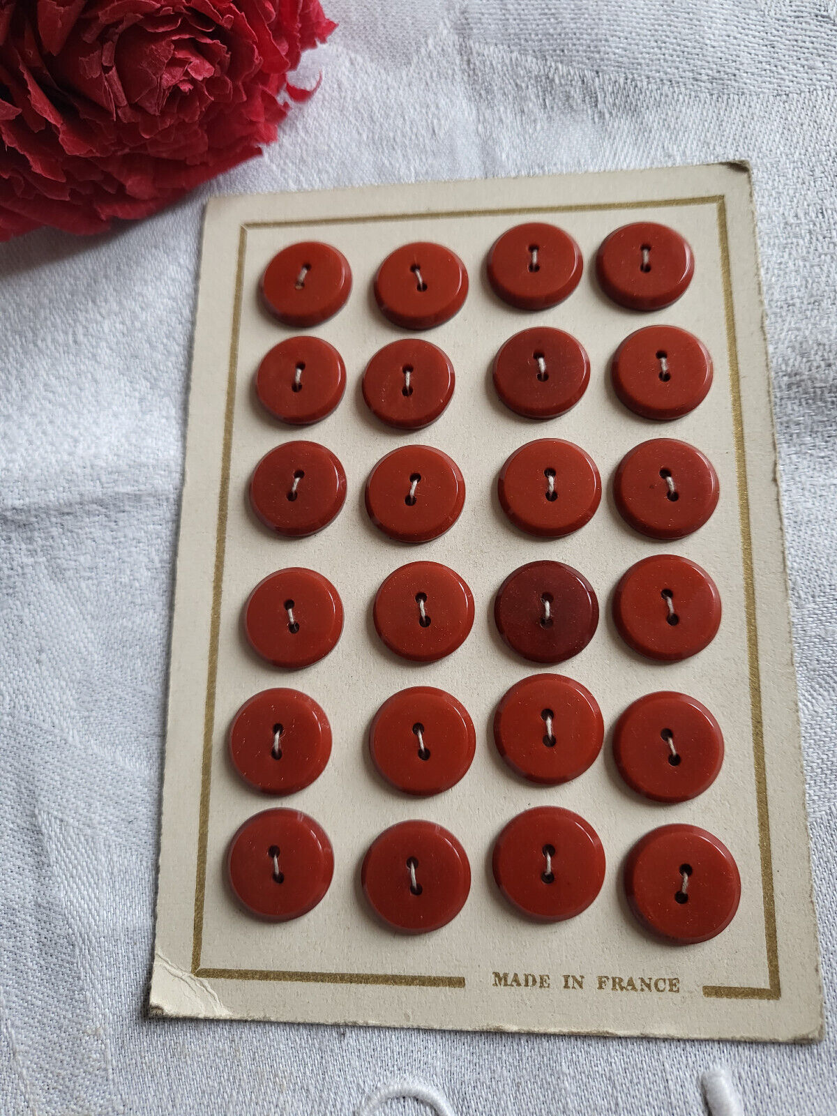 Plaque 24 bouton anciens marron  2 trous 1,4 cm lot T18