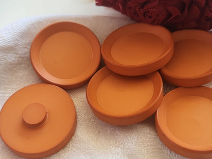 Lot 6 gros boutons vintage orange mat pied rebord 3 cm ref 432