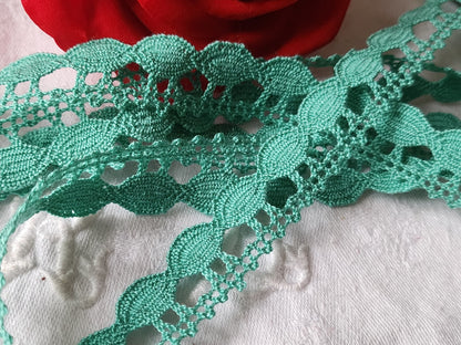 Dentelle galon vintage vert coton 3 métres  A2