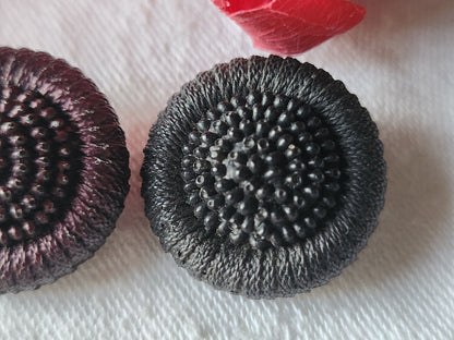 Duo boutons vintage en resinepicot 2,3 cm pied metalcm D11P