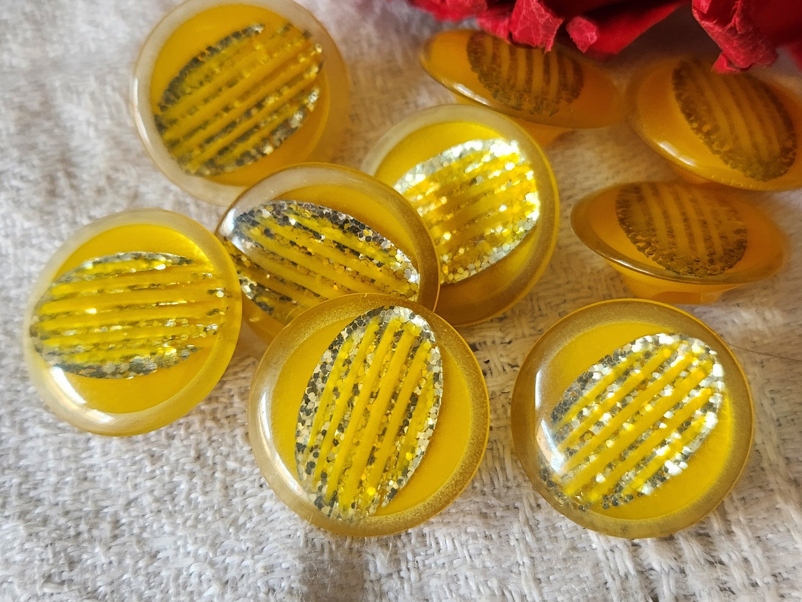 Lot 8 boutons vintage jaune paillette à pied 1,7 cm superbe ref 3301