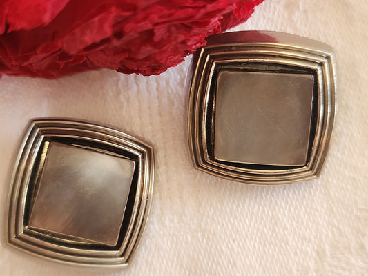 Duo boutons vintage coeur en nacre carré gris  2,3 cm pied ref 137