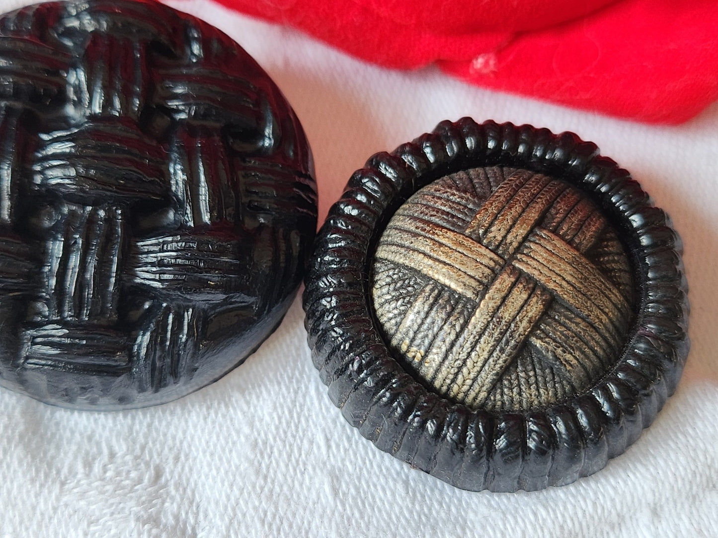 Duo énormes boutons vintage noir pied 3,4 et 3,8  cm ref 1150
