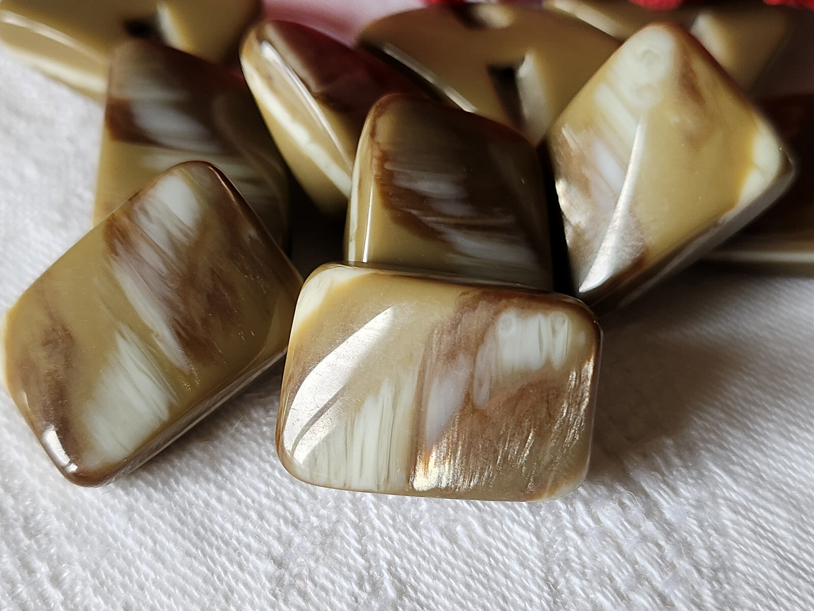 Lot  6 superbes boutons vintage marron reflet nacré 1,6 sur 2,3 cm pied ref 5795