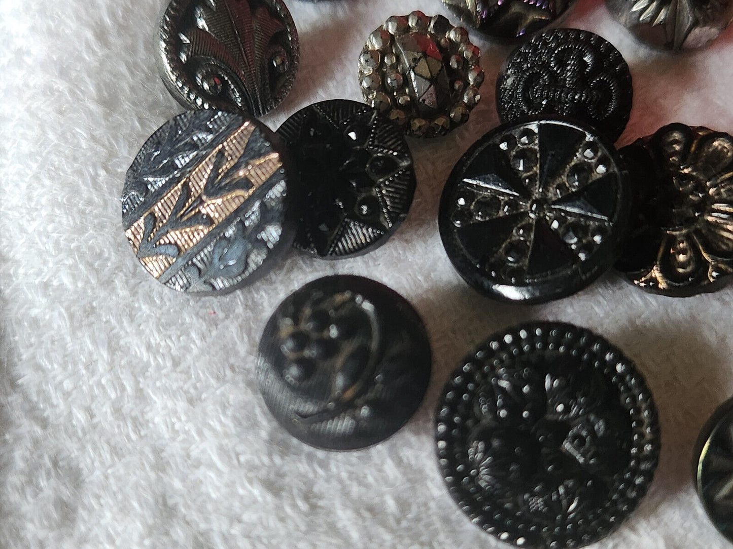 Lot 18 mini boutons anciens en verre vers 1900 collection 0,9 à 1,4 cm ref 682