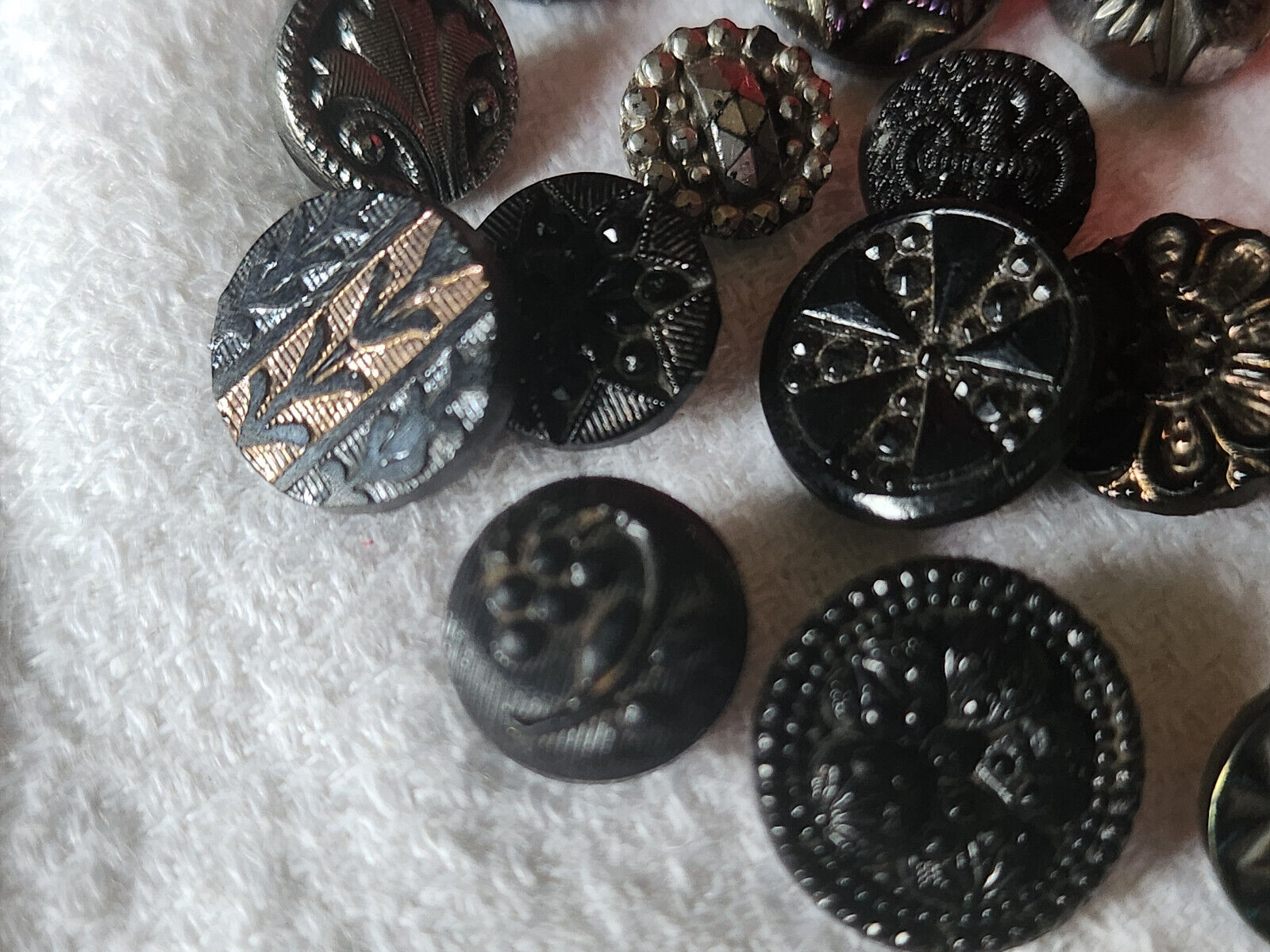 Lot 18 mini boutons anciens en verre vers 1900 collection 0,9 à 1,4 cm ref 682