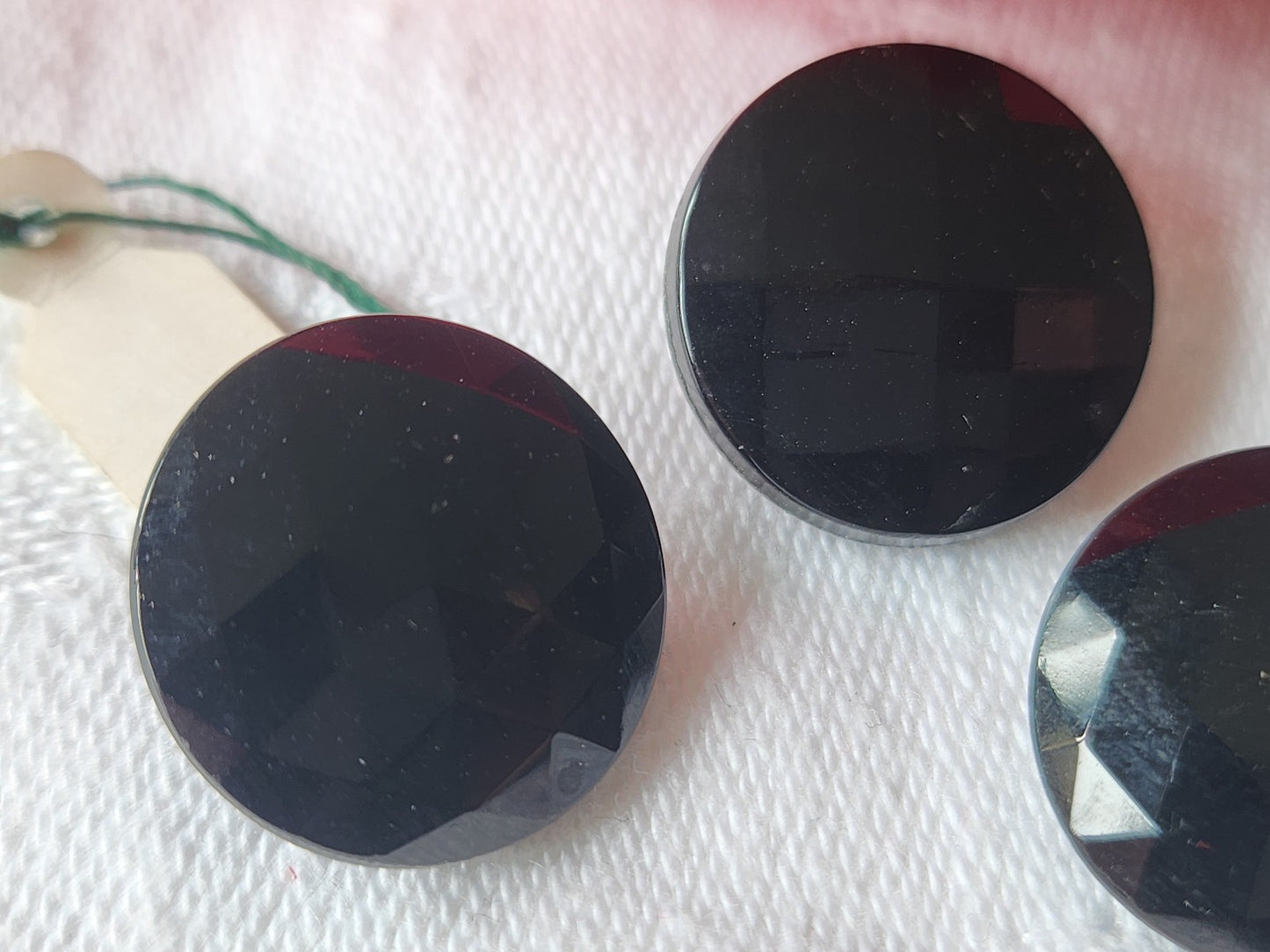 Trio boutons anciens en verre noir facette pied vintage 1,8 cm G12C