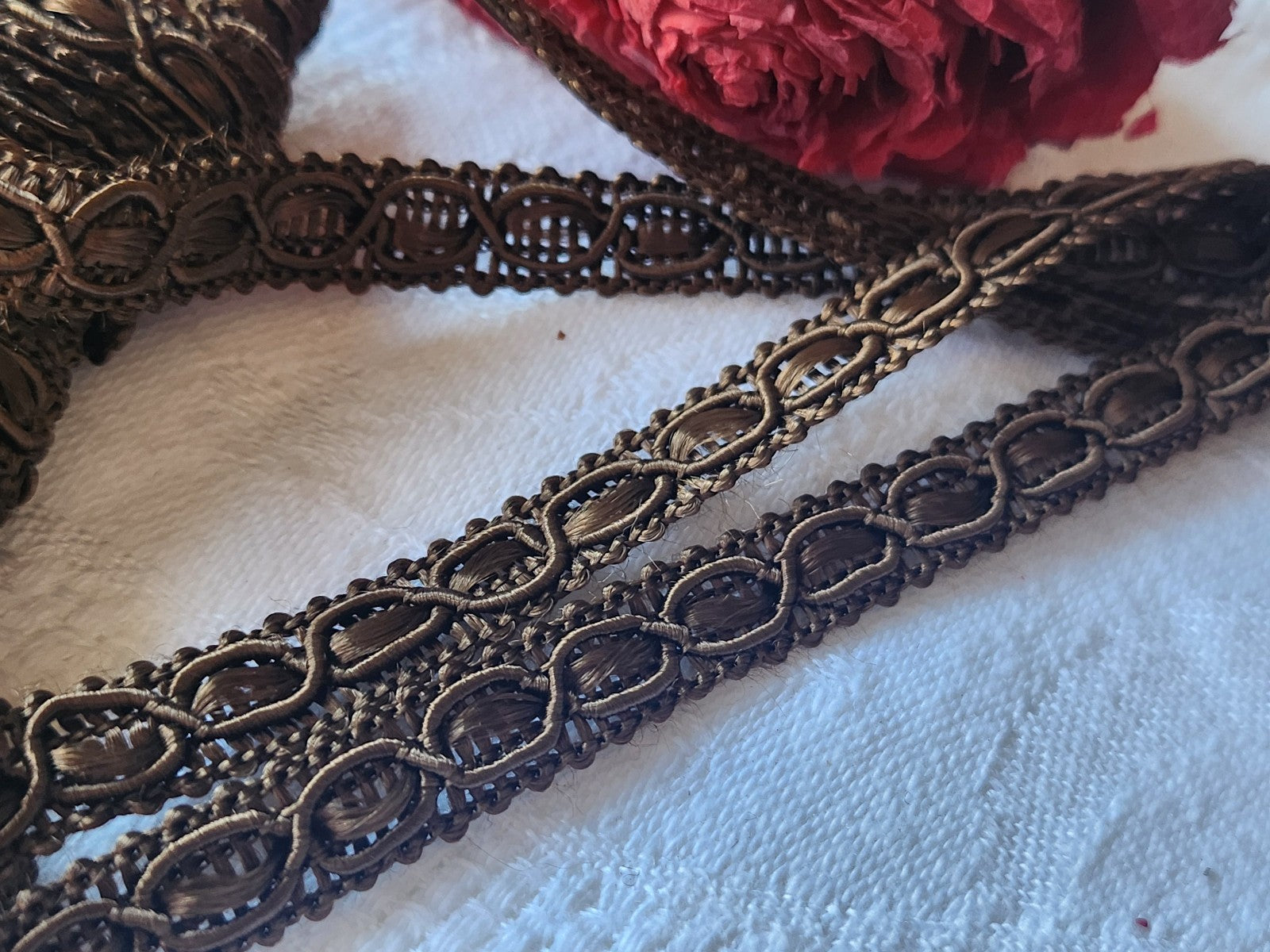Galon vintage bordure marron  satiné 5 mètres sur 0,8 cm A3