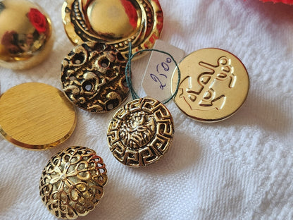 Lot 11 boutons vintage en métal doré panaché 1,6 à 2,8 cm ref 6049