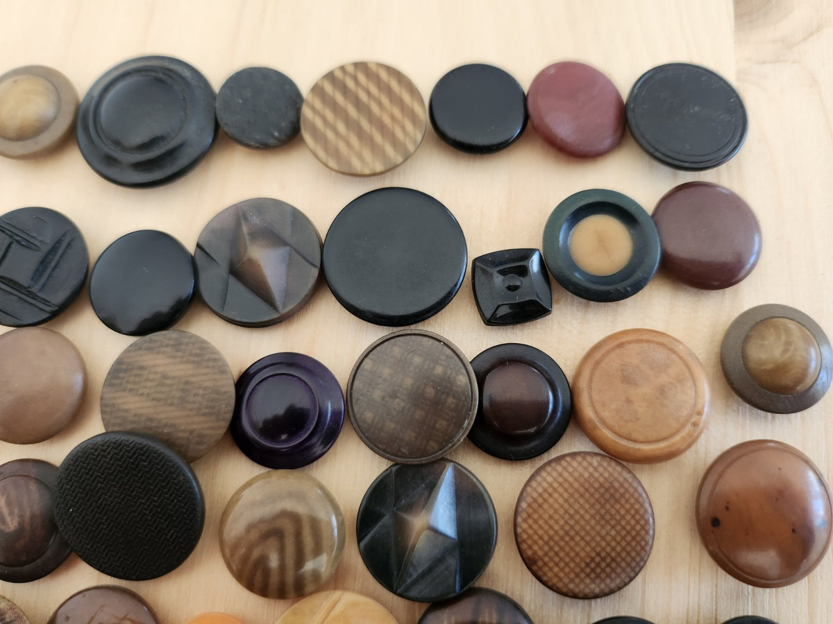 Lot 100 boutons anciens en corozo à pied 1 cm à 2 cm N°2 T10