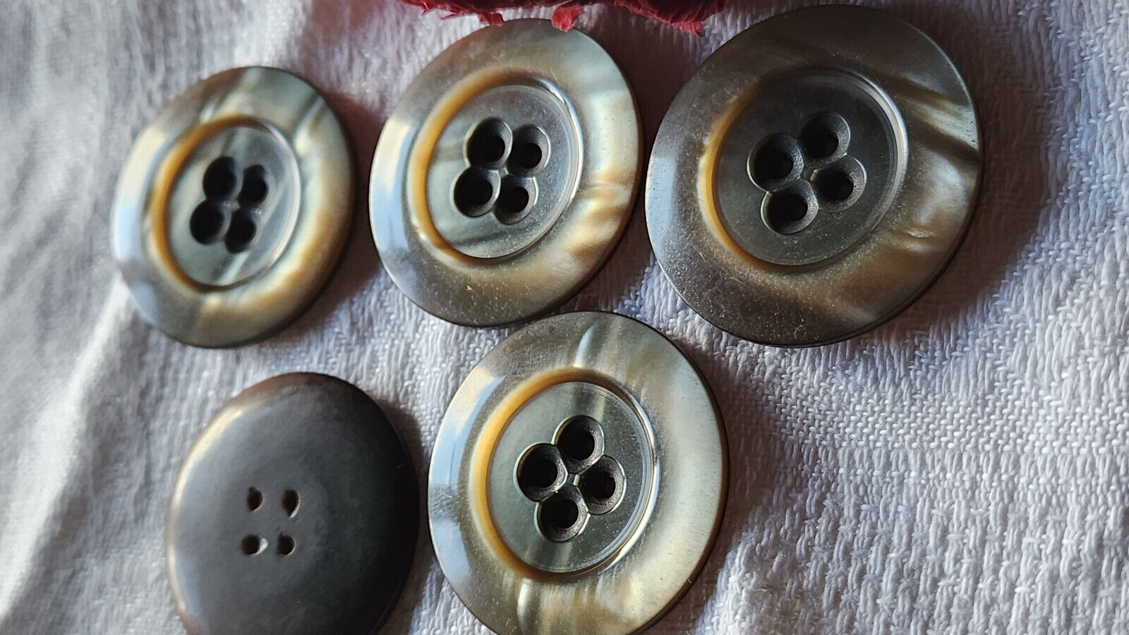Lot 5 énormes boutons vintage marron nacré trou manteaux 3,4 cm ref 1787