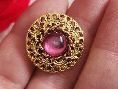 Gros bouton vintage métal doré cœur effet strass rose 2,4 cm  ou 24 mm  ref 6304