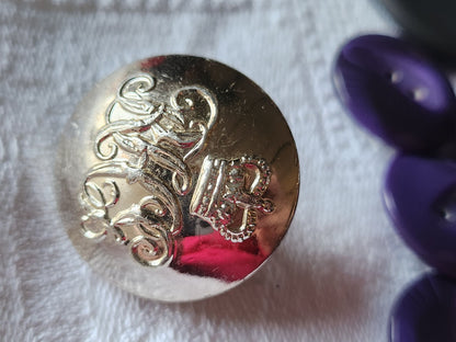 Collection  gros bouton ancien  métal militaire?  monogramme 2,5 cm  D6O