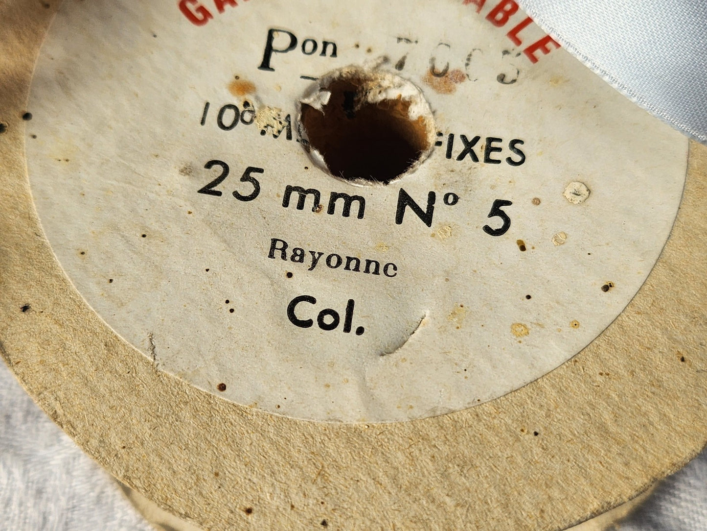 Ruban ancien rayonne gris 3 mètres / 2,5 cm soie artificielle  B5 n°13