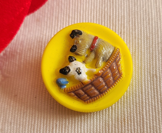 Collection bouton ancien en verre jaune peint chien chiot panier 1,8 cm G7G
