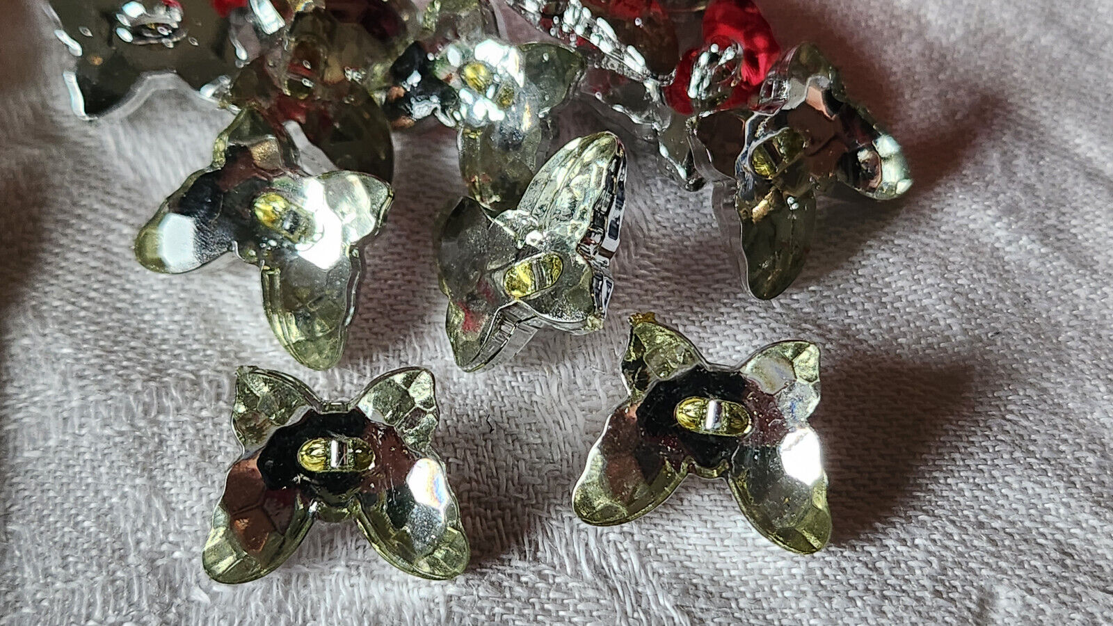 Lot 11 jolis boutons vintage papillon resine effet strass 1,6 cm ref 1333