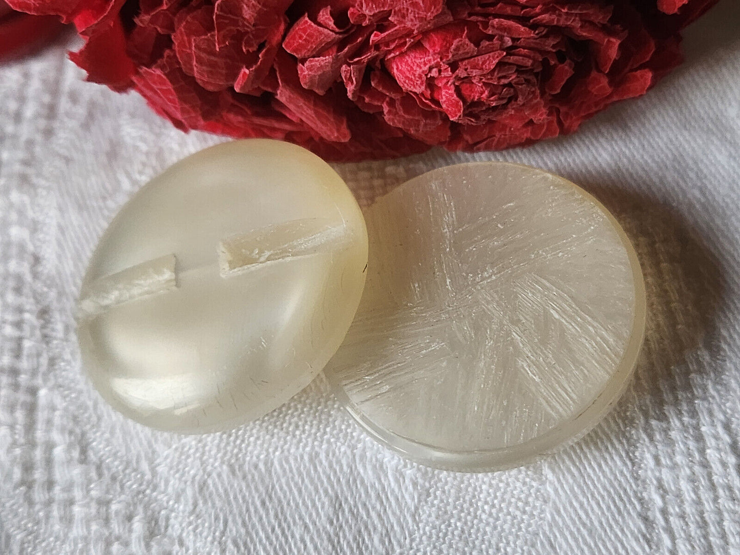 Duo  gros boutons vintage blanc creme travaillé veste à pied 3,4 cm ref 1122