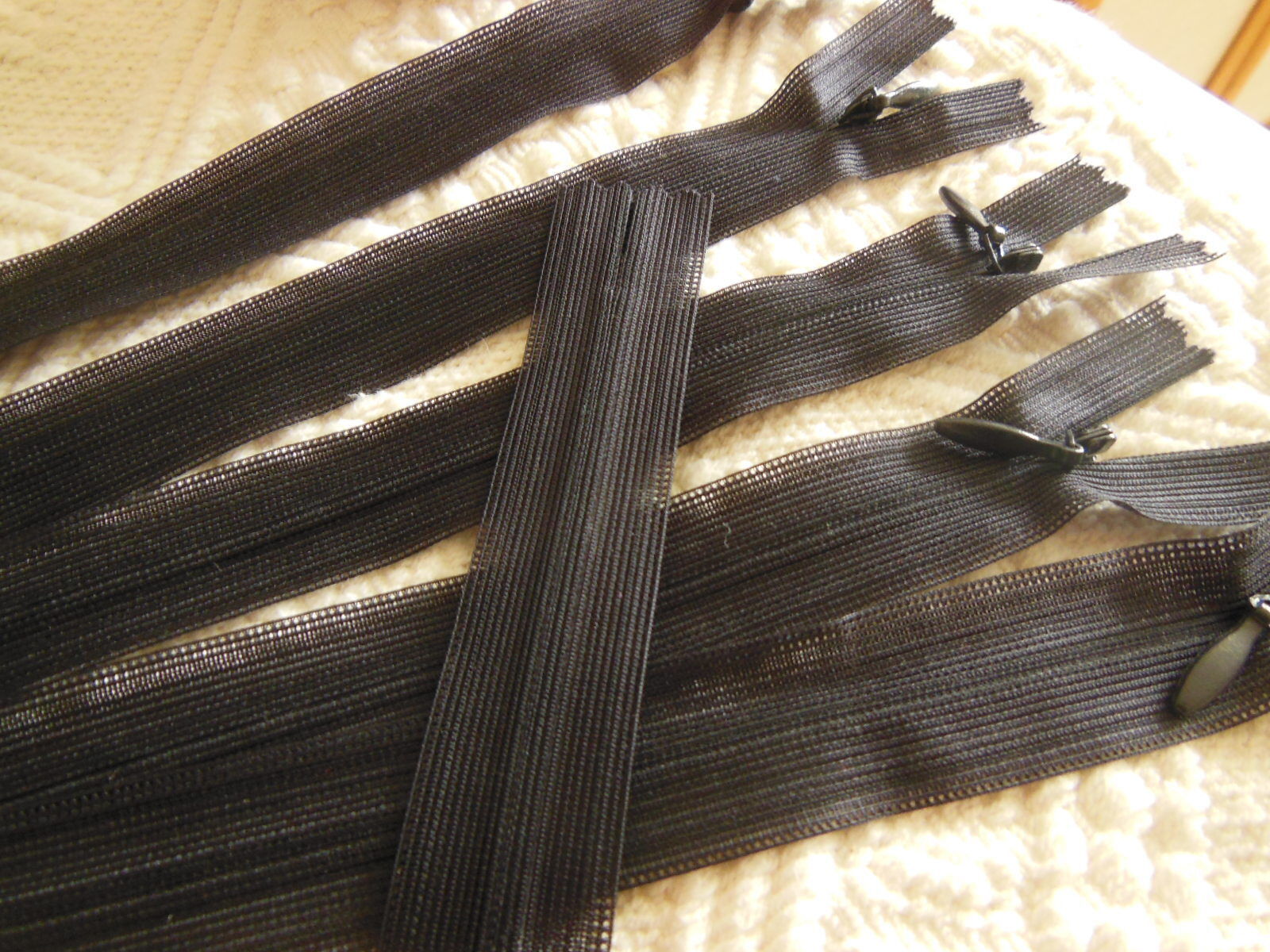 Lot 5 fermeture éclairs 20 cm invisible  non séparable teinte au choix