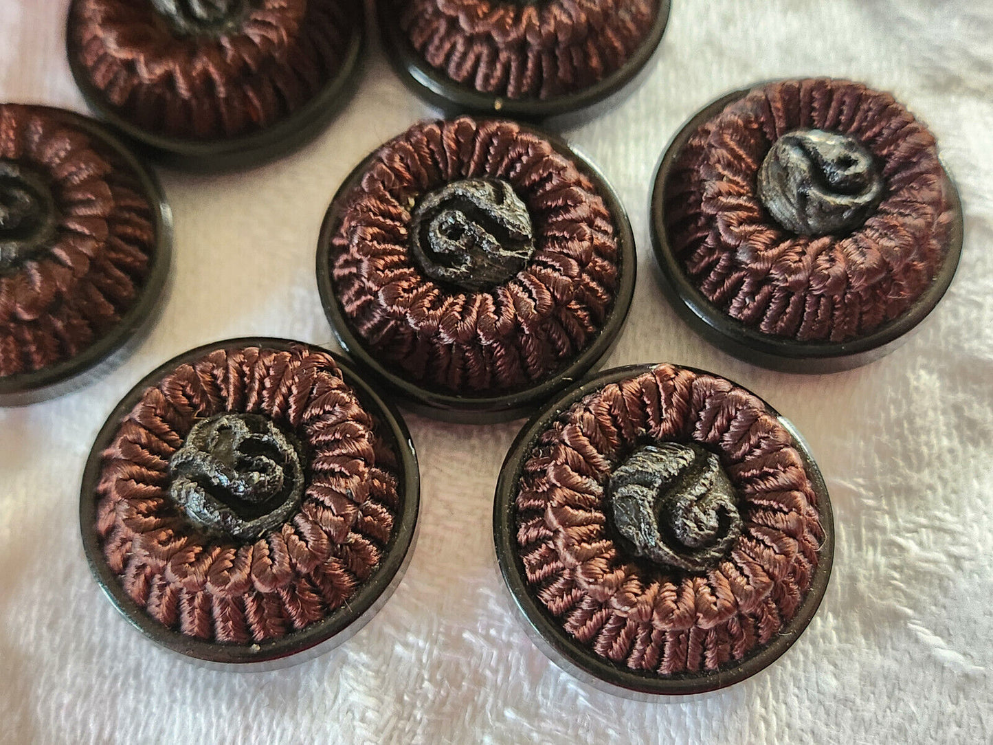 lot 6 boutons anciens vintage passementerie marron gris 1,9 cm ref 2543