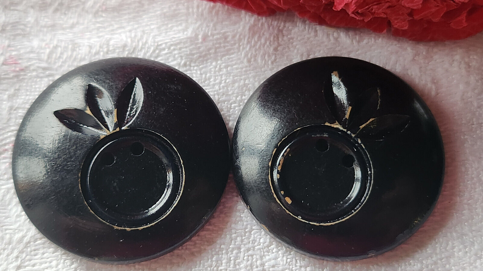 Duo gros boutons anciens en bois peint noir motif 3 cm collection G15N