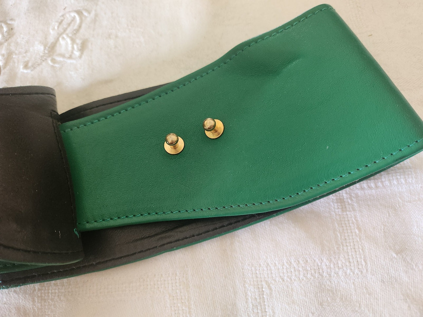 Ceinture ancienne vintage large verte jolie 72 cm à 76 cm A4
