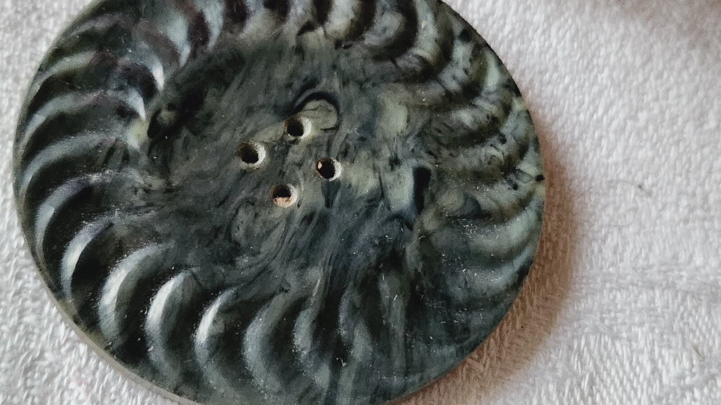 Ancien enorme bouton art deco galalithe année 20/30  parrurier 5 cm ref 2227