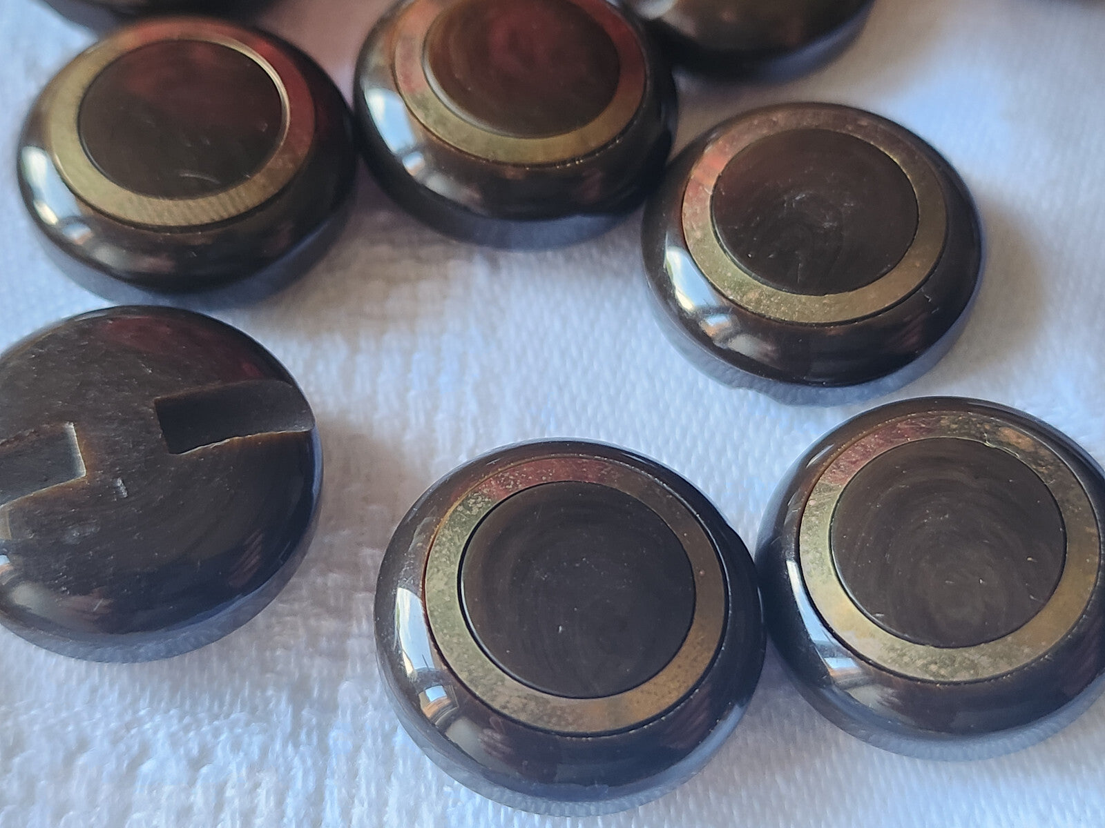 Lot  6 boutons vintage marron bombé incrustation metal pied  2 cm ref 2500