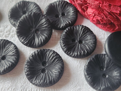 Lot 6 jolis bouton vintage noir  gros  2,6 cm à tou travaillé ref 2418