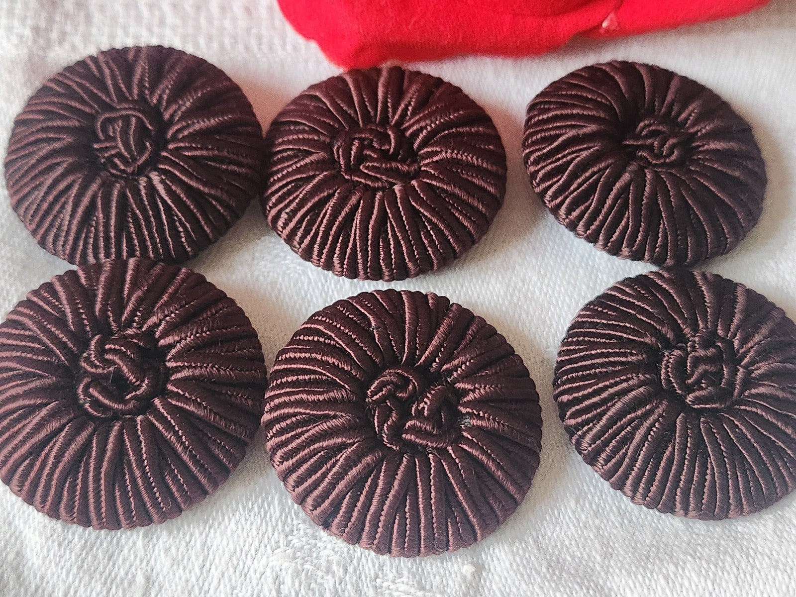 Lot 6 boutons anciens passementerie prune/marron 3,1 cm ref 3541