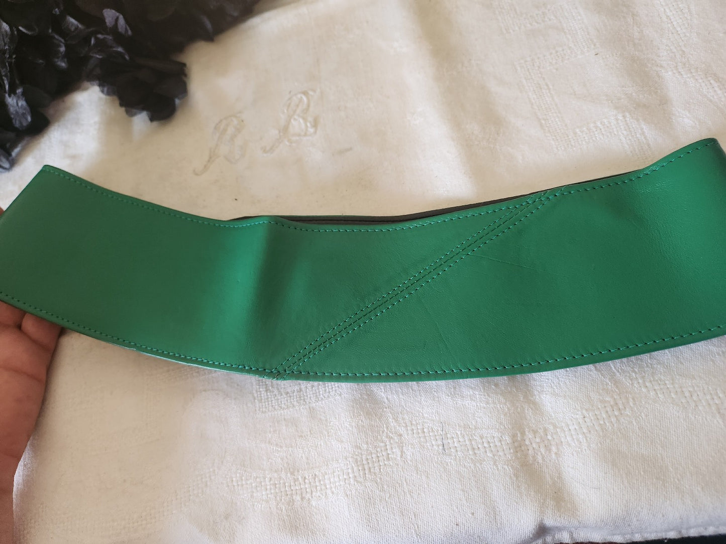 Ceinture ancienne vintage large verte jolie 72 cm à 76 cm A4