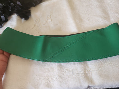 Ceinture ancienne vintage large verte jolie 72 cm à 76 cm A4