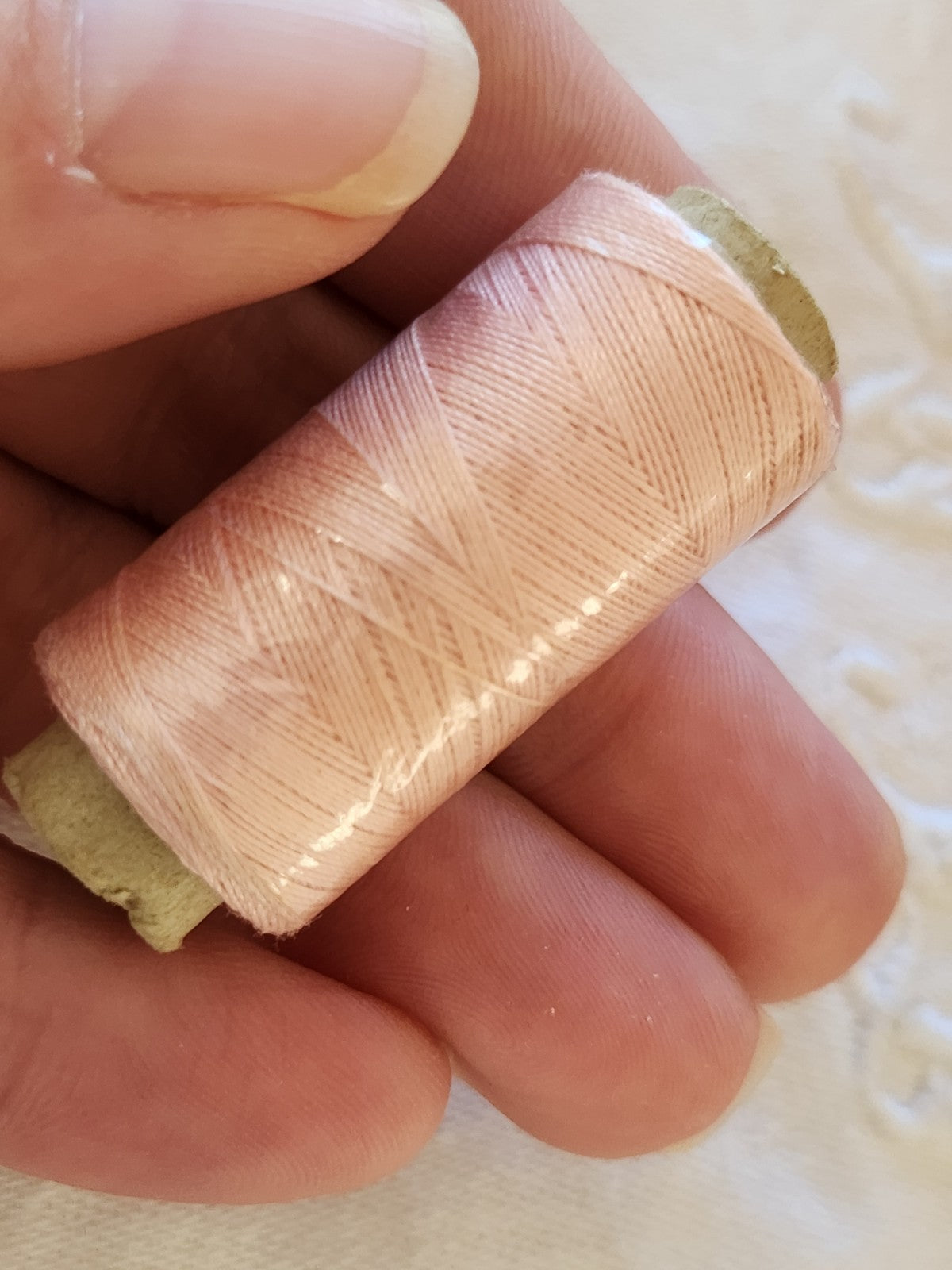 Petite bobine ancienne fil soie simili monoprix 100 qualité extra rose