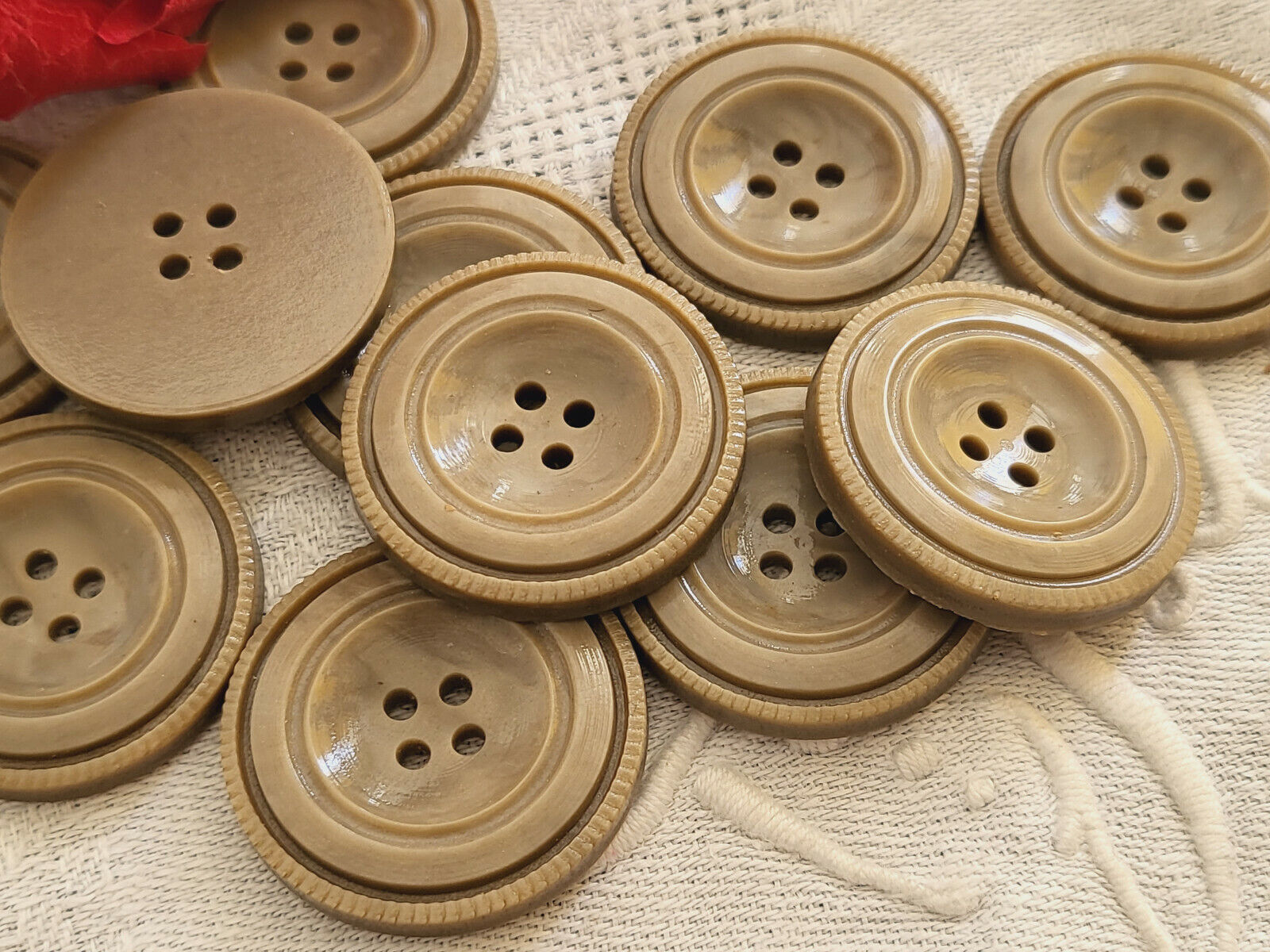 Lot 10 gros boutons anciens marron/gris marbré  diamètre 2,6 cm ref 3392
