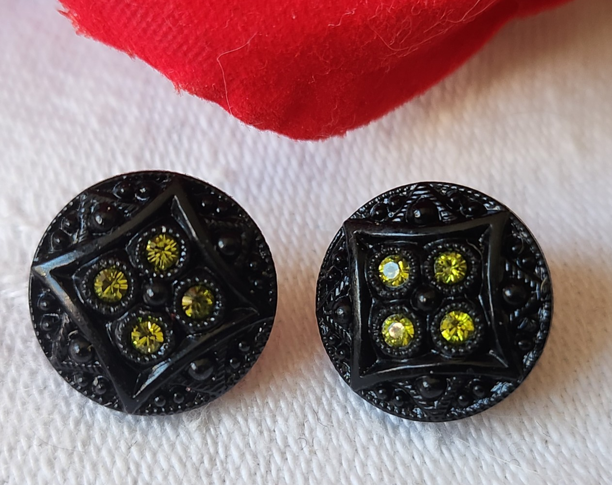Duo boutons anciens en verre noir strass jaune vintage 1,3 cm D16A