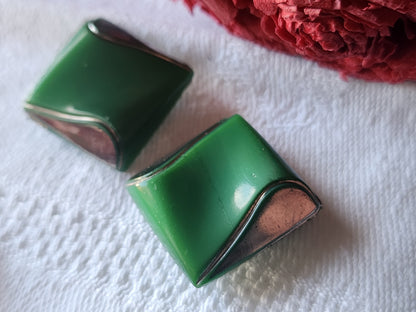 Duo boutons anciens en verre argenté vert carré trés typé 2 cm G7H