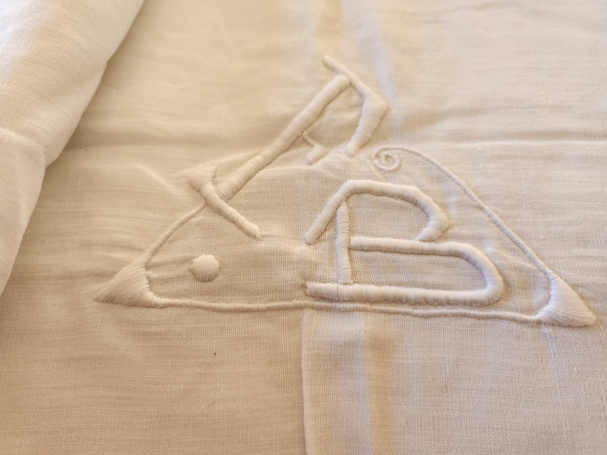 Ancienne taie traversin  blanc monogramme FB jour échelle B8